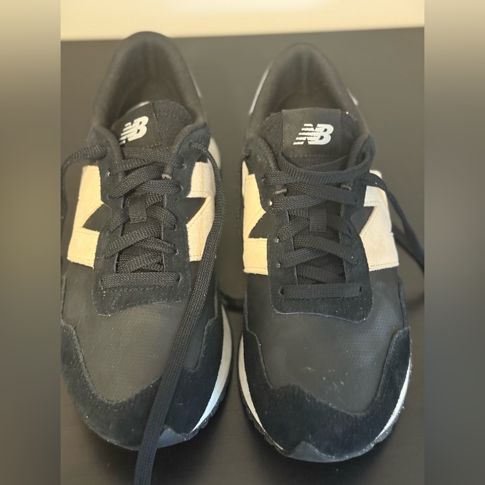 New Balance Athletic Shoes Women’s 9.5